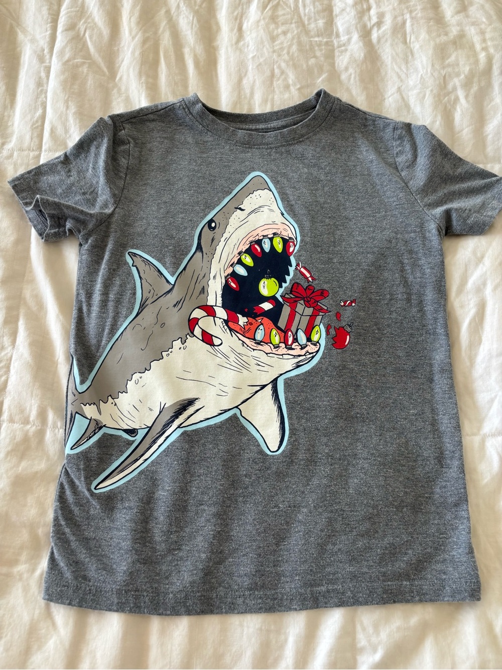 Boys small 6/7 Christmas Shark T-Shirt